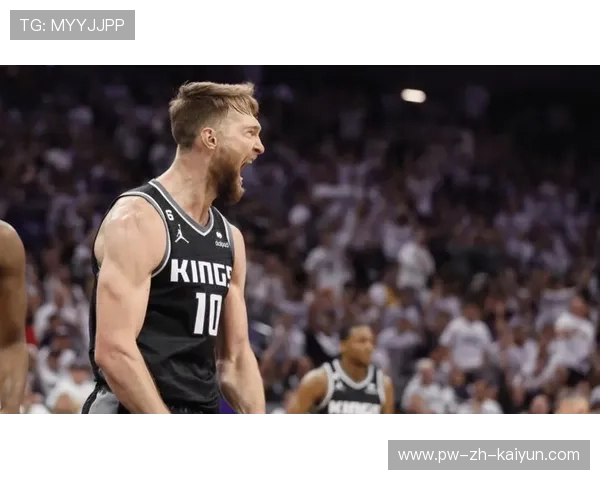 国王萨博尼斯外线定点投三分，手感火热！